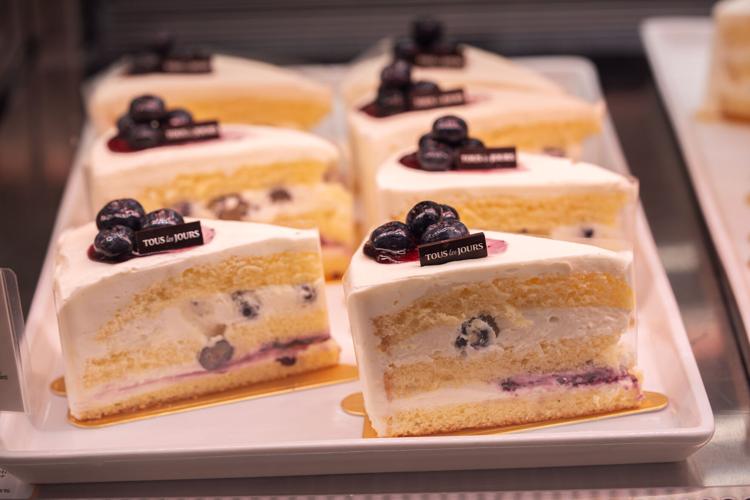 Tous Les Jours Blueberry cloud cake.
