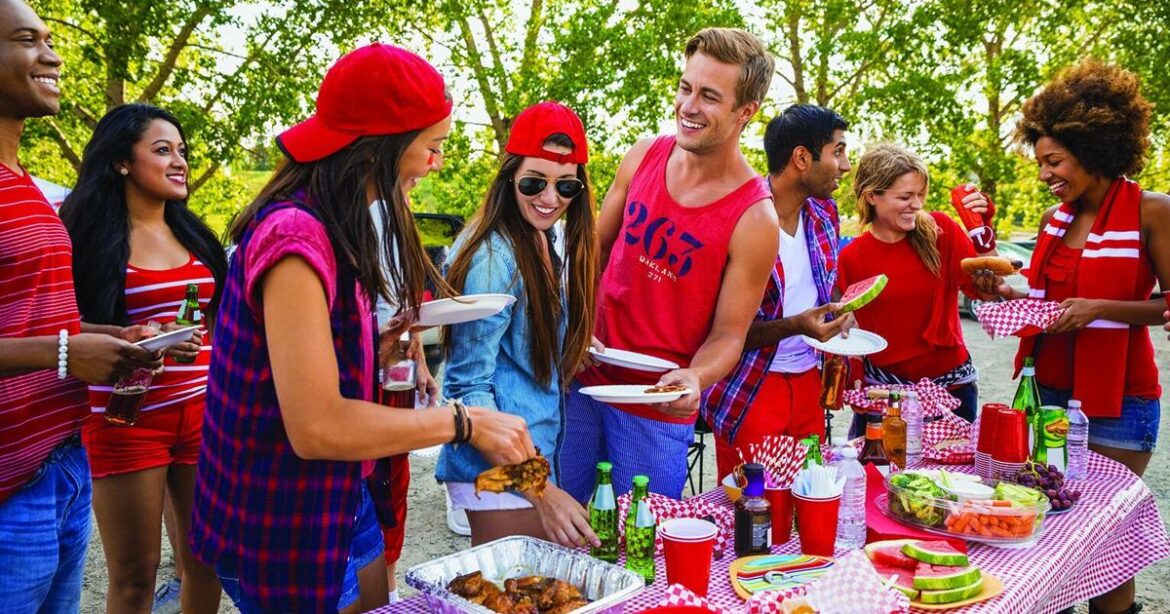 Easy tailgate foods that don’t require cooking Easy tailgate foods that don't require cooking