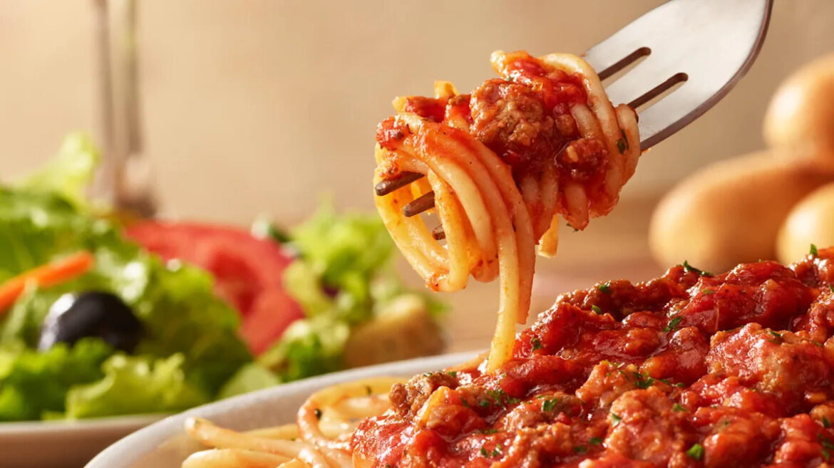 The Boozy Ingredient In Olive Garden’s Meat Sauce That Amps Up The Flavor Yahoo lifestyle home