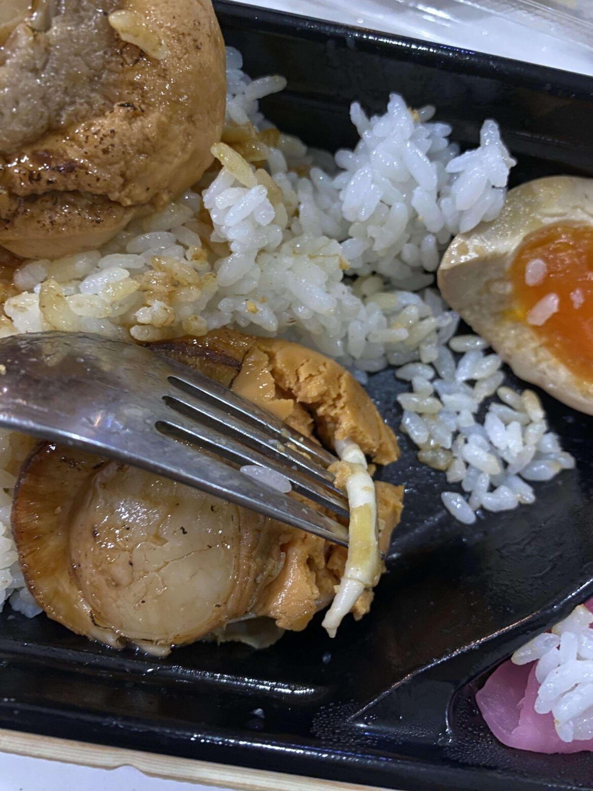 Is this uh supposed to be in the scallop?