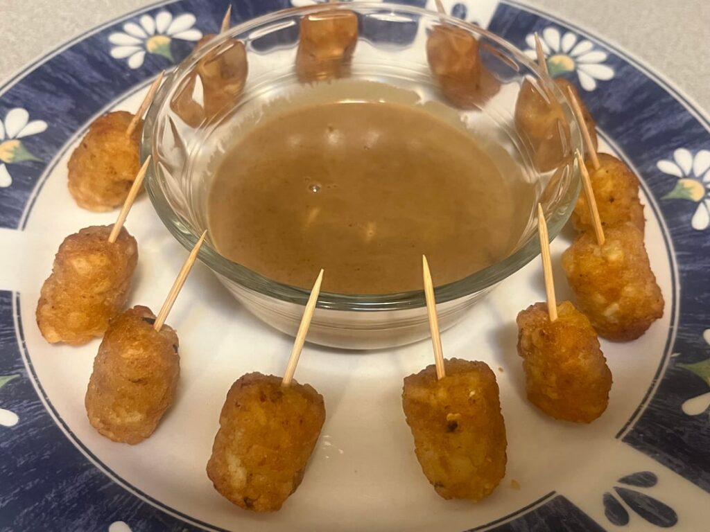Am havin a party, treating my guests with tater tots fondue