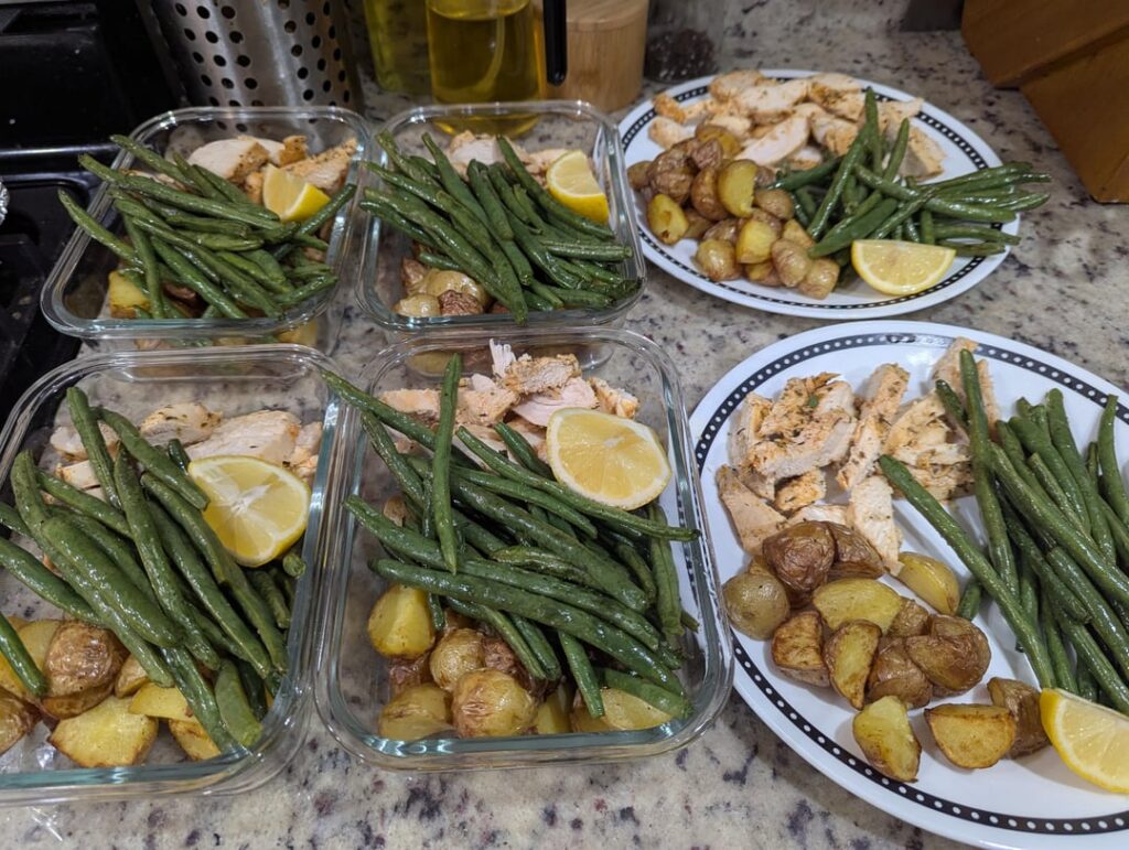 Greek Lemon Chicken with Roasted Potatoes & Green Beans (~665 kcal)