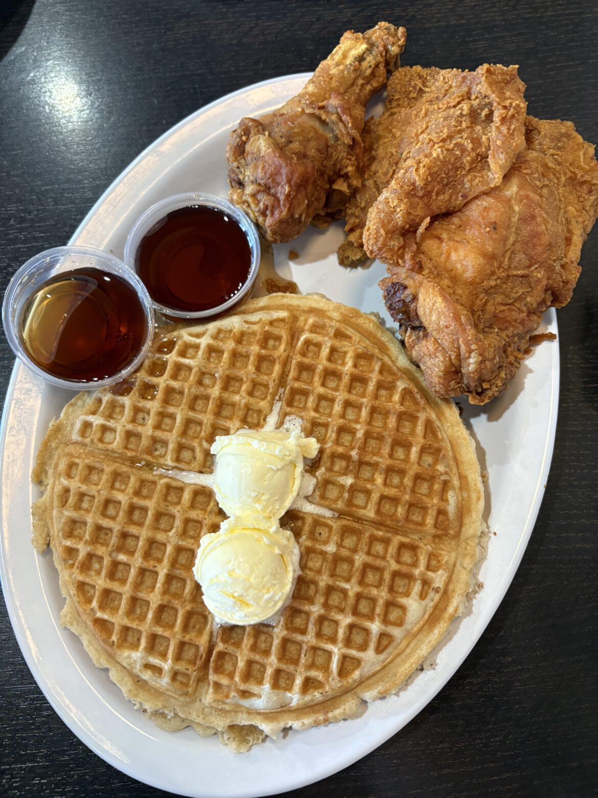 The Saint & Carol meal at Chicago’s Chicken and Waffles 😍