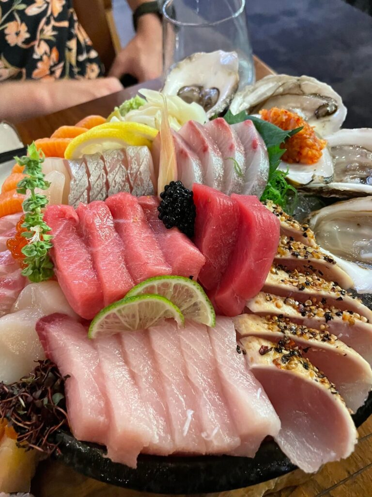 Sushis are the best food in the world. 🍣