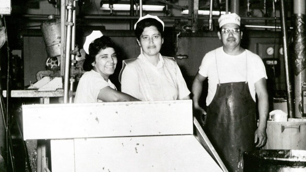 Old El Paso recipes for Bean Bake and Chile shared in 1978 cookbook Old El Paso recipes for Bean Bake and Chile shared in 1978 cookbook