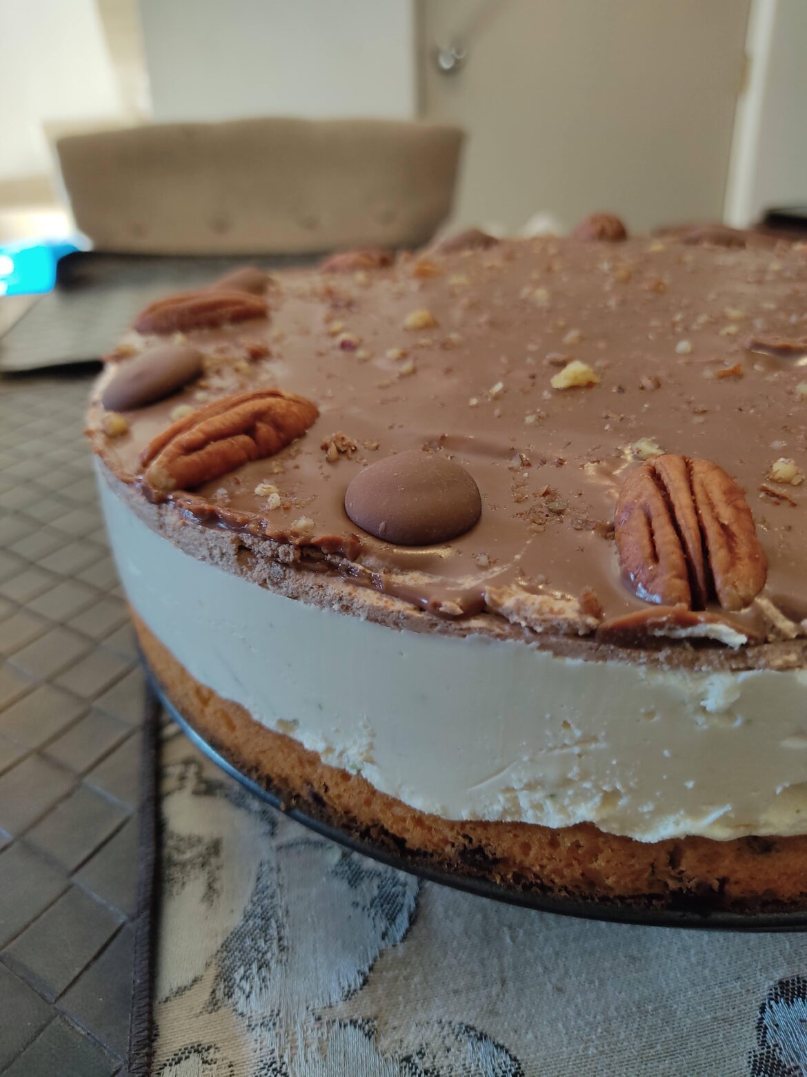 Would you like a lemon chocolate pie? 🥰