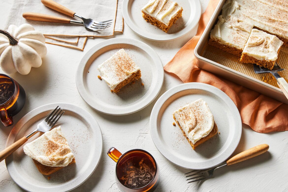 Easy 2-Ingredient Pumpkin Cake Recipe