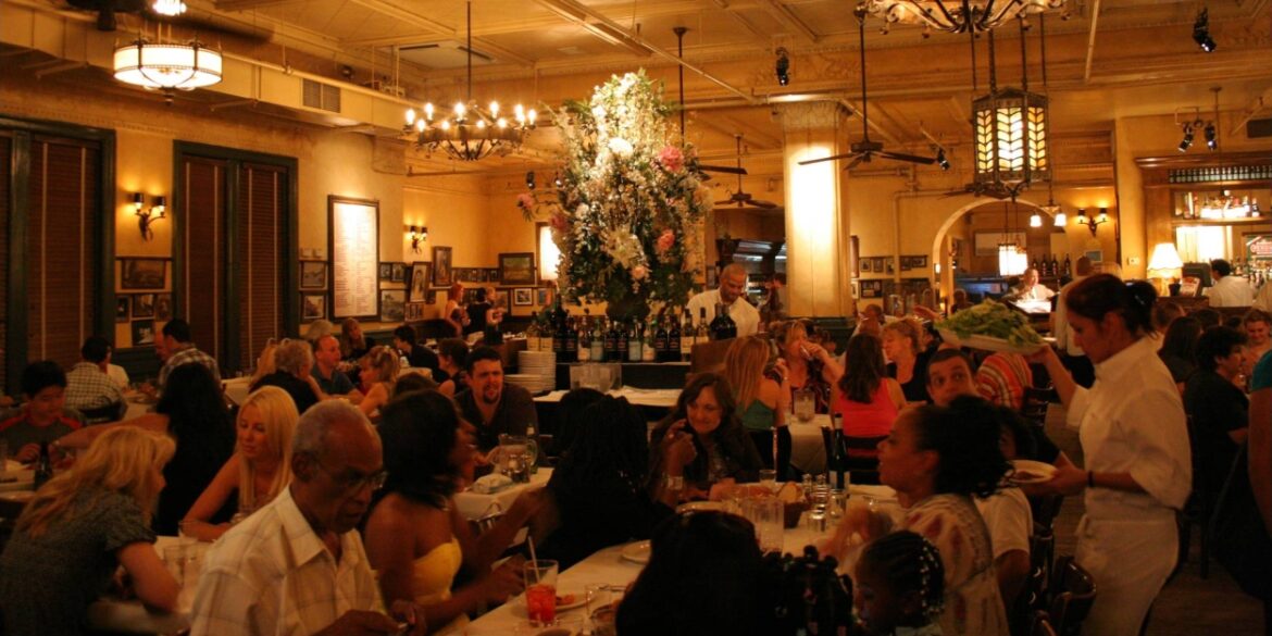 CARMINE'S-A Theatergoers Fave Celebrates 35th Anniversary on the UWS