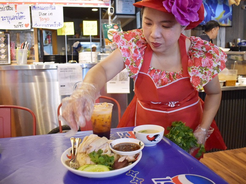In Albany Park, a ‘secret’ Thai noodle pop-up thrives in plain sight