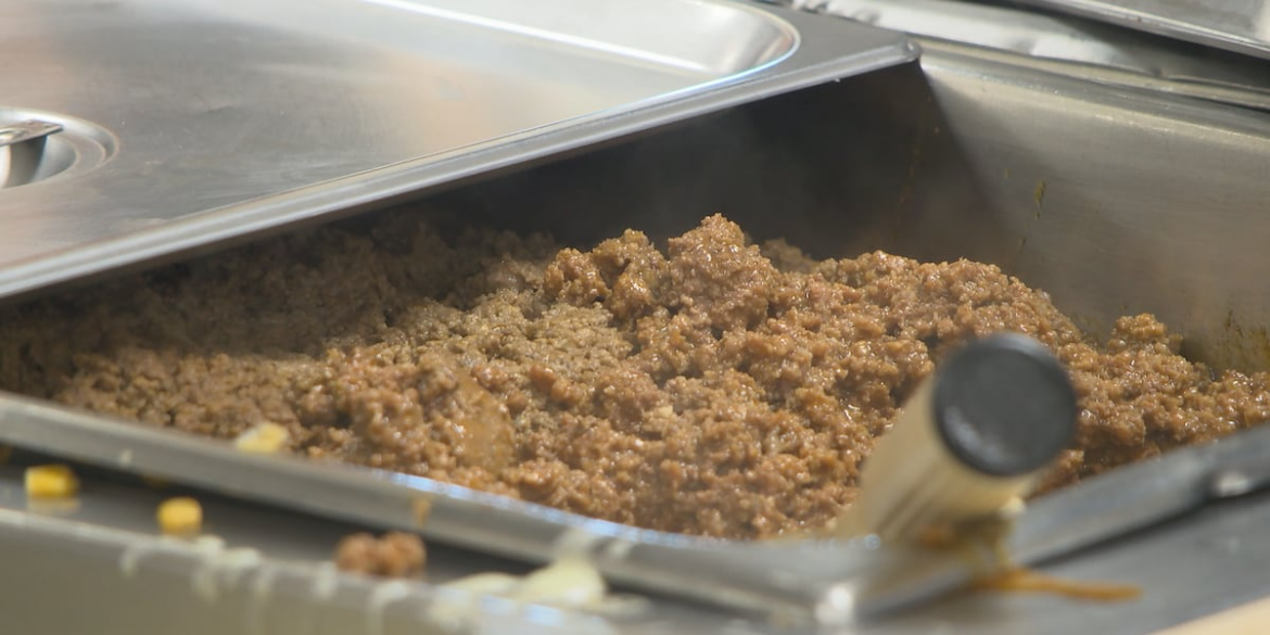 School district cooking homemade meals to save on costs School district cooking homemade meals to save on costs