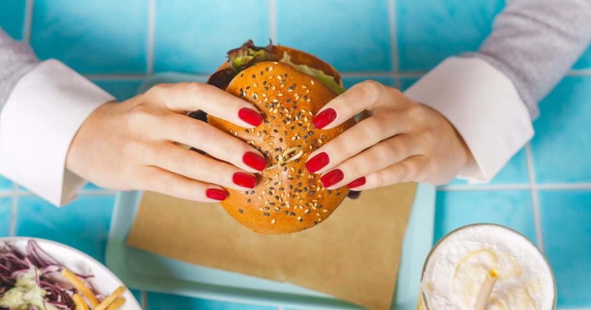 How to Save at Restaurants This Holiday How to Save at Restaurants This Holiday