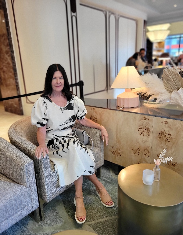 Relaxing in the cocktail lounge at Abrielle before dinner