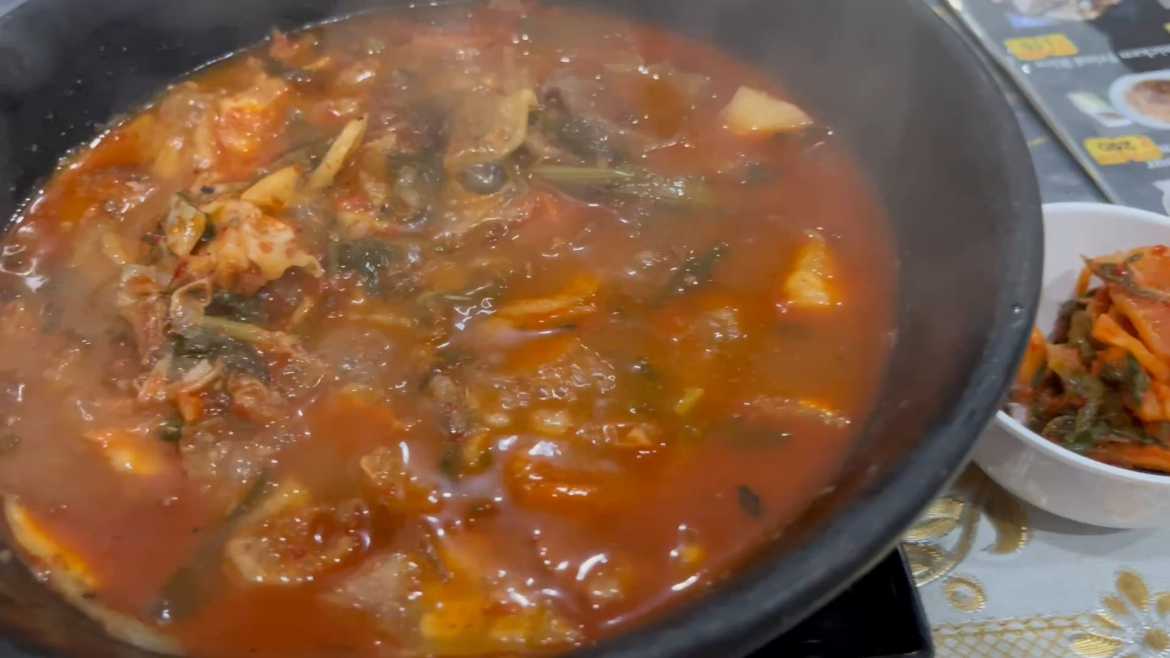 nothing like bibimbap+kimchi jjigae<33