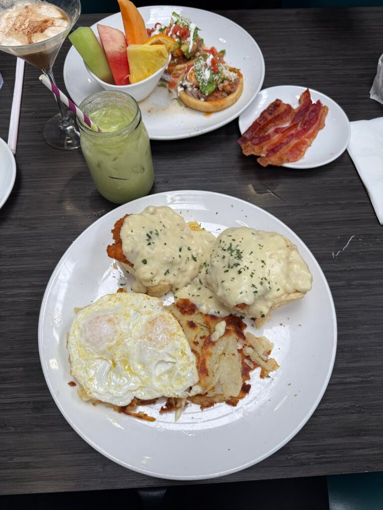 Biscuits and Gravy / Sopes Benedict