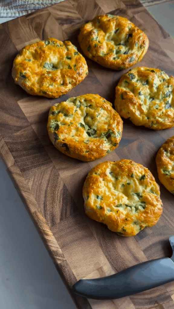 SPINACH + COTTAGE CHEESE FLAGELS 🥯 one of the most popular recipes on my site!