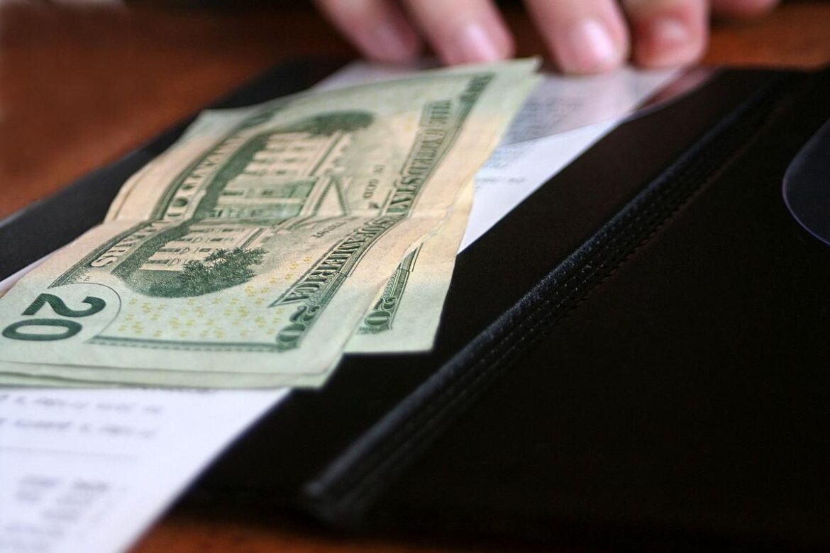 Survey says majority of NJ servers want to keep tipped wages "as is"