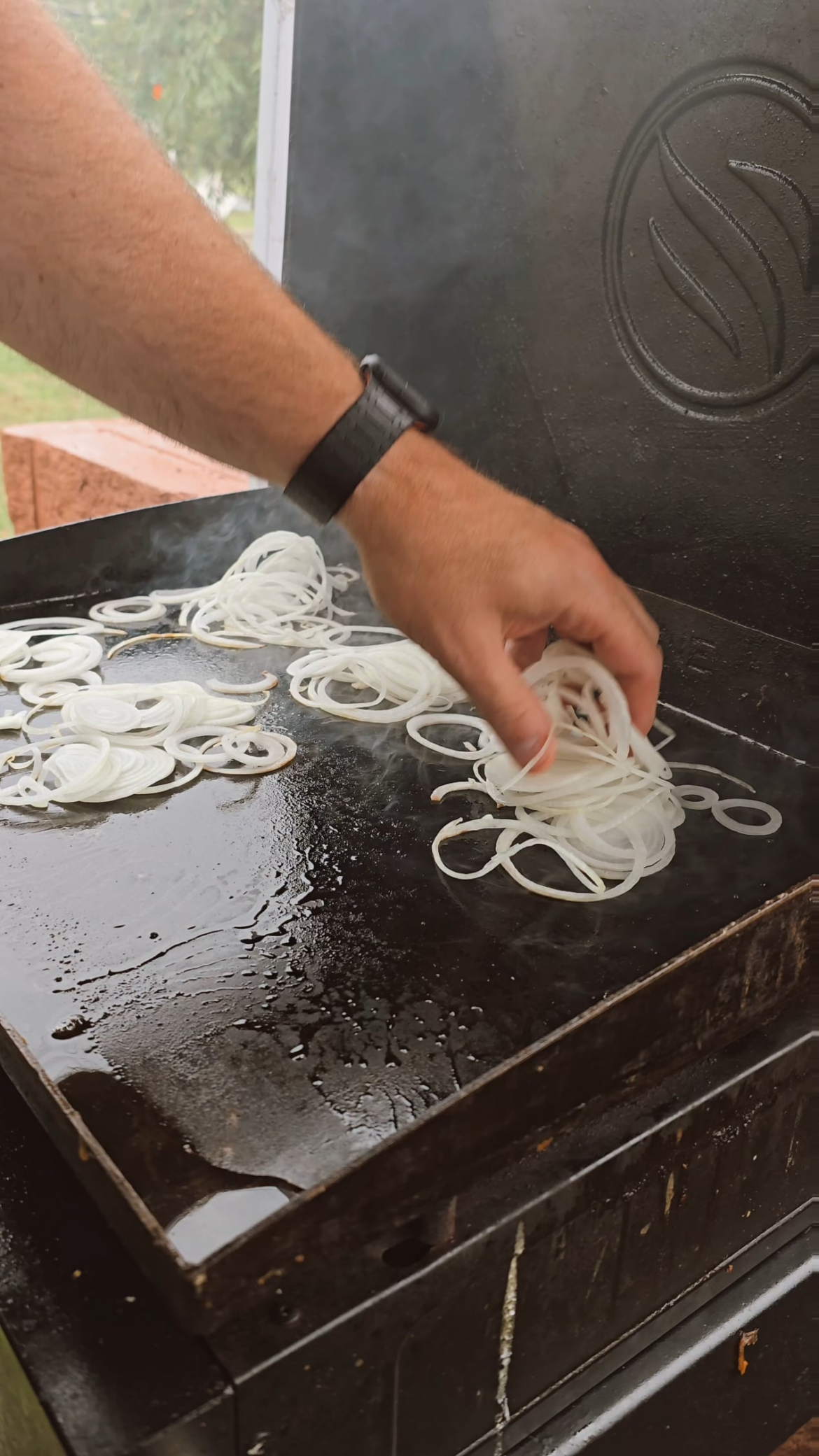 Made some smash burgers at our tailgate