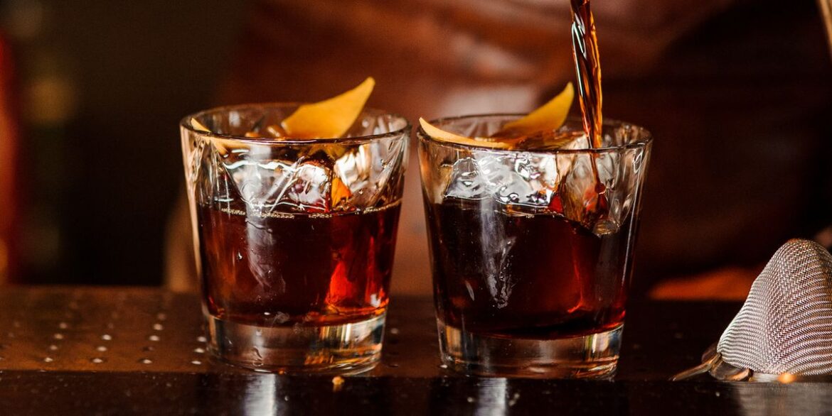 We Asked 12 Bartenders For The Best Fall Cocktails To Try—These Are Their Top Picks