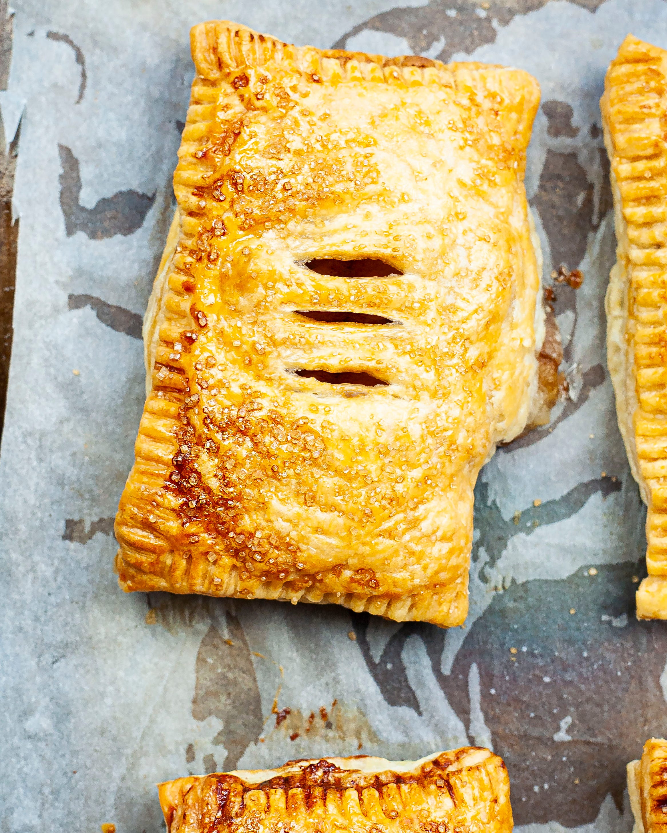 Biscoff and Cinnamon Apple Puff Pockets best easy baking recipes biscoff and cinnamon apple puff pockets