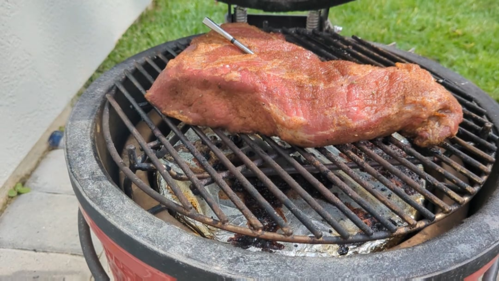 First time trying Wagyu tri-tip. Reverse seared on my Joe Jr, pulled at 120°F for a final 135–140°F medium rare. Still a bit chewy, so I’ll go thinner slices next time.