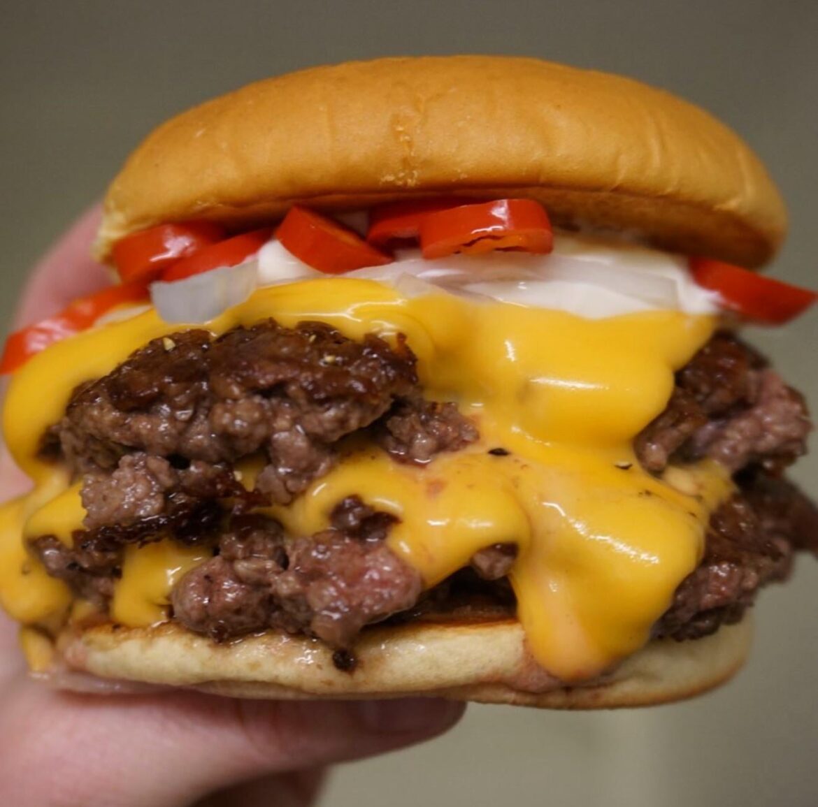 Smashed onion & chili cheeseburger [OC]