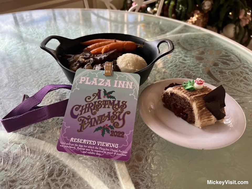 Disneyland Plaza Inn dining package parade