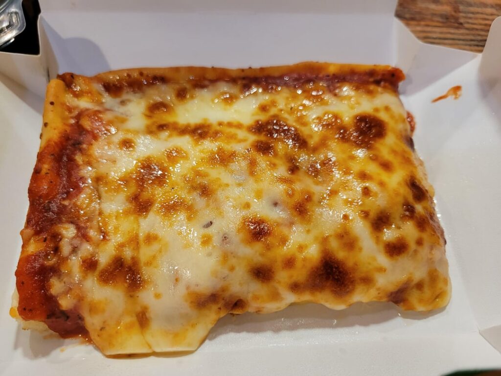 Love Rocky Rococo Pizza