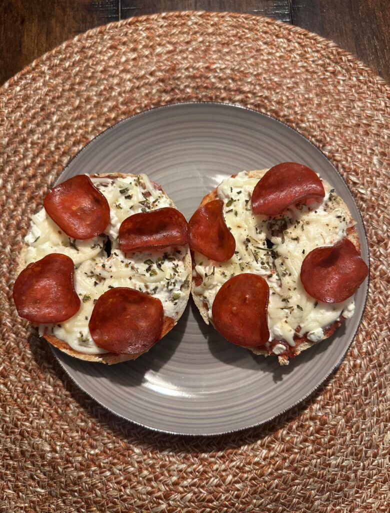 Protein pizza bagel ~ 287 calories & 31.8g protein