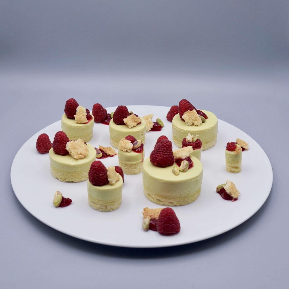 Pistachio raspberry cake