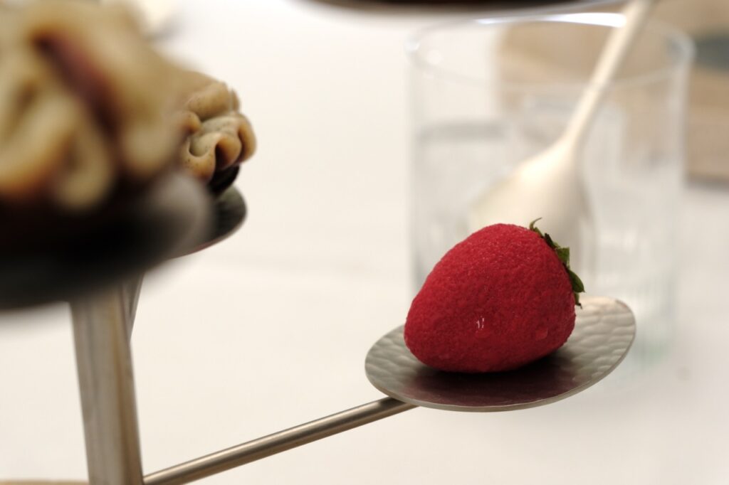 Famous for his trompe-l'oeil, Cédric Grolet has put together a menu featuring his signature successes © Monaco Tribune - Benjamin Godart