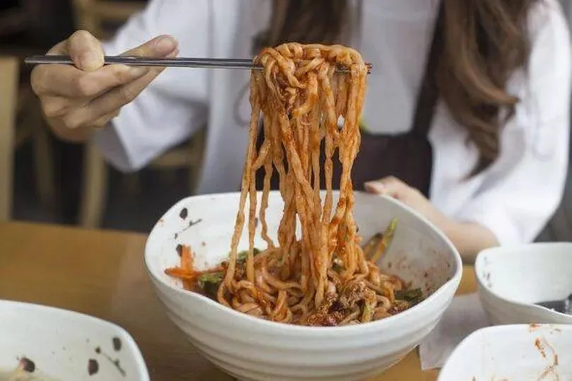 noodles with spicy sauce on well-boiled noodles.