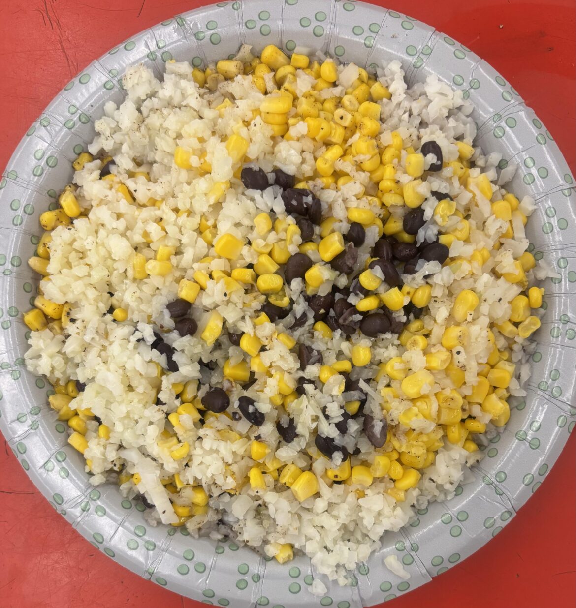 What do you guys think about a non-traditional United States breakfast?? In this case, I’m eating a plant-based breakfast that consists of cauliflower rice, black beans, and corn. It’s seasoned with extra virgin olive oil and black pepper.