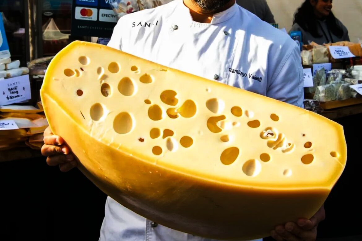 Celebrate the Spring weekend with an open-air French Fair and feel like Paris without leaving Buenos Aires. Celebrate the Spring weekend with an open-air French Fair and feel like Paris without leaving Buenos Aires.