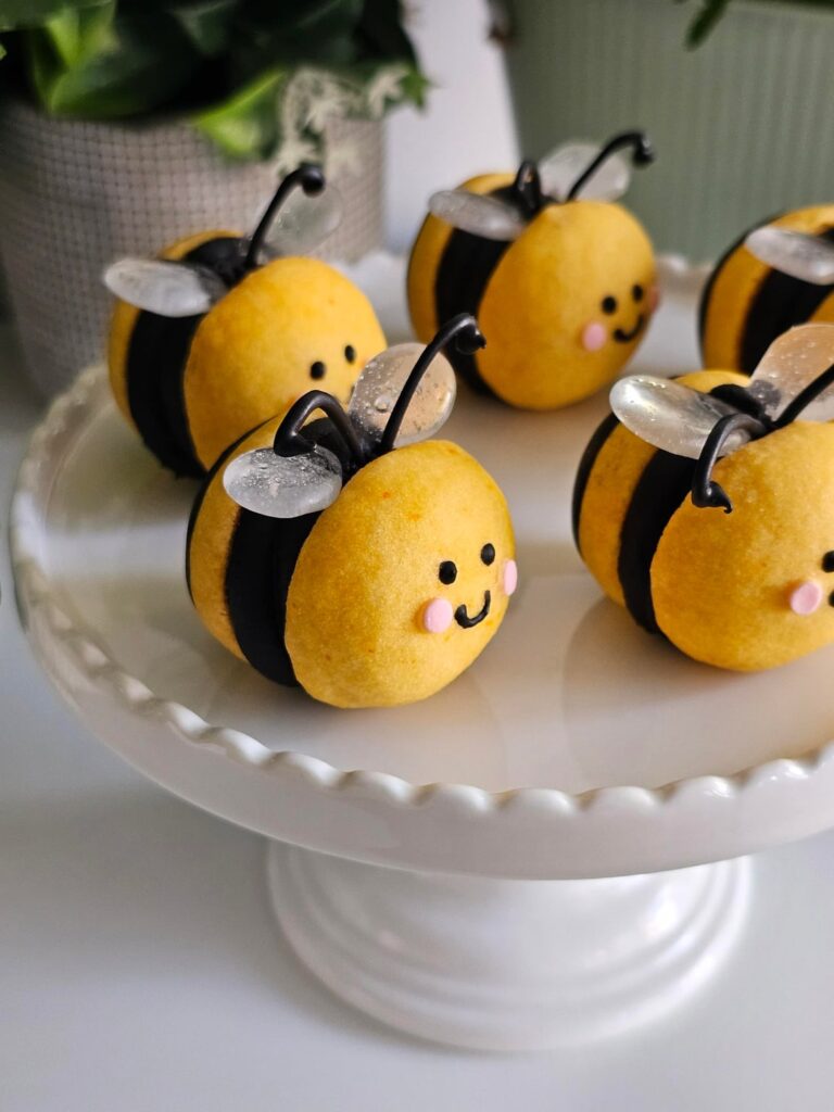 Shortbread bees 🐝