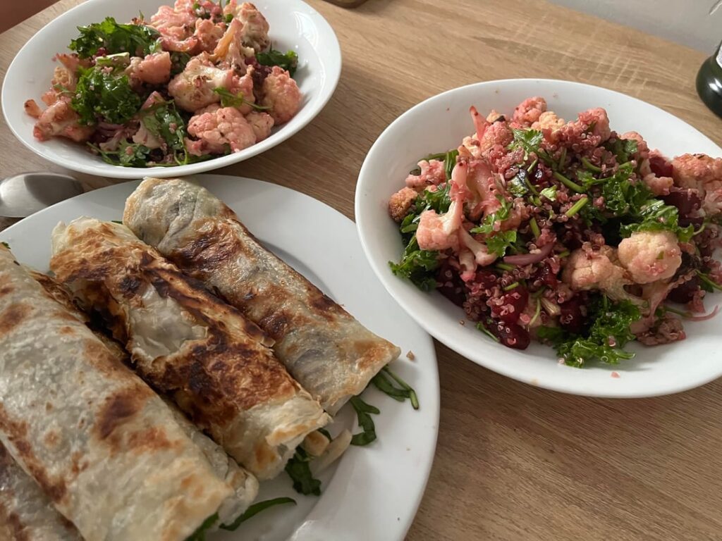 Beets, cauliflower and quinoa salad