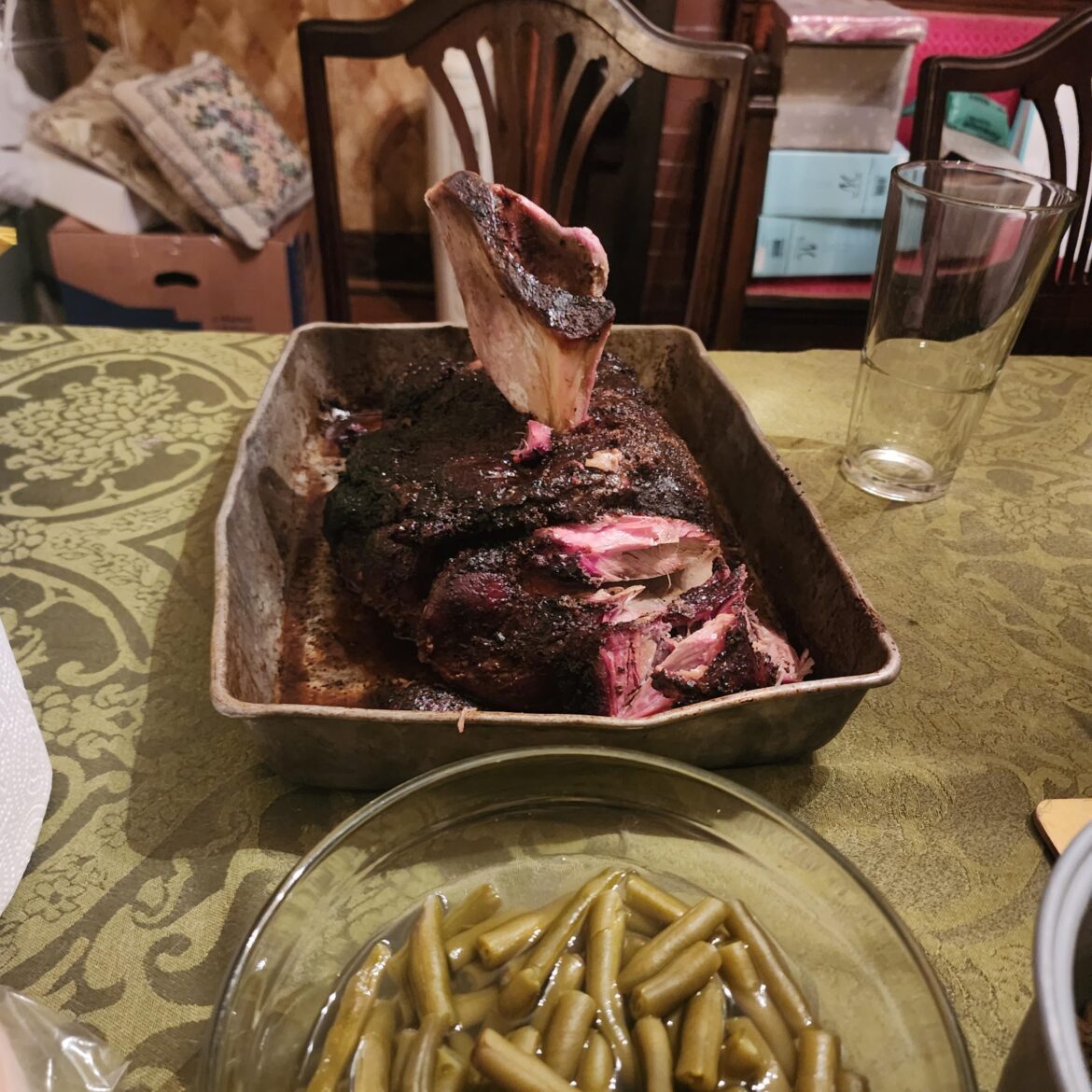 Pulled pork, charcoal grill