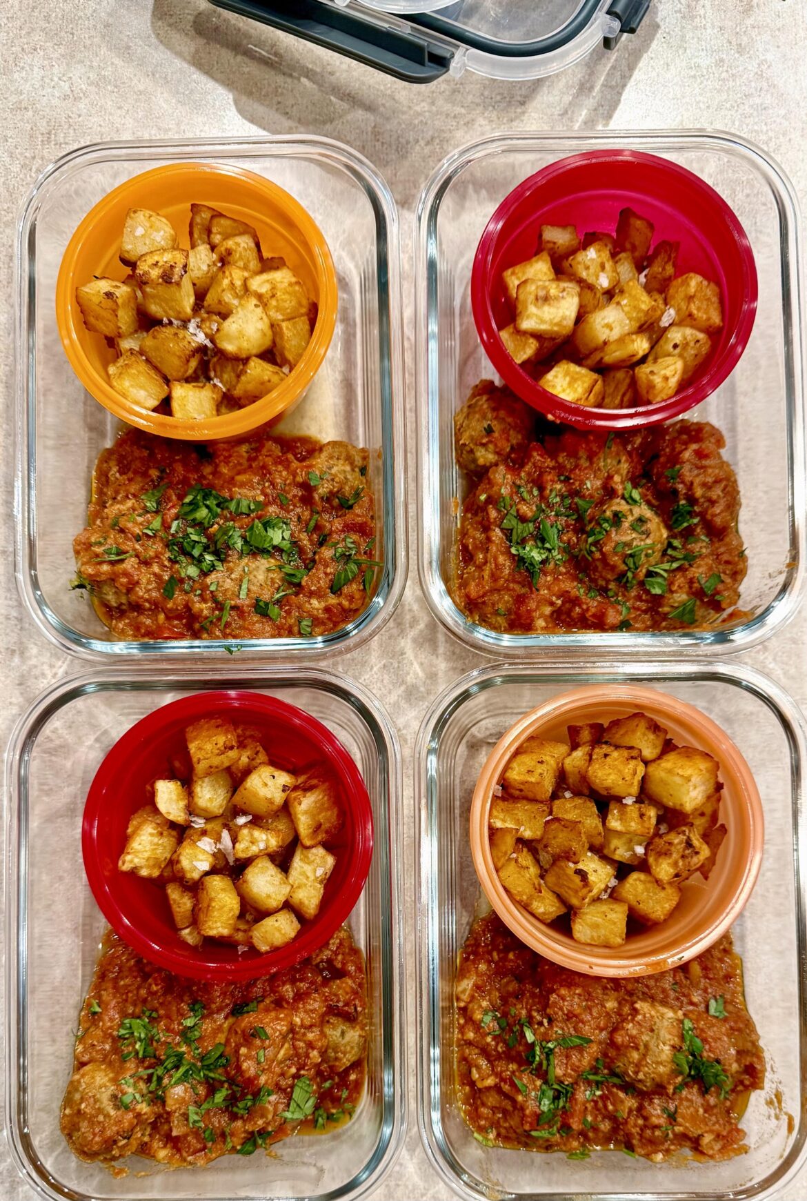 Albóndigas en Salsa Catalana with Patatas Bravas