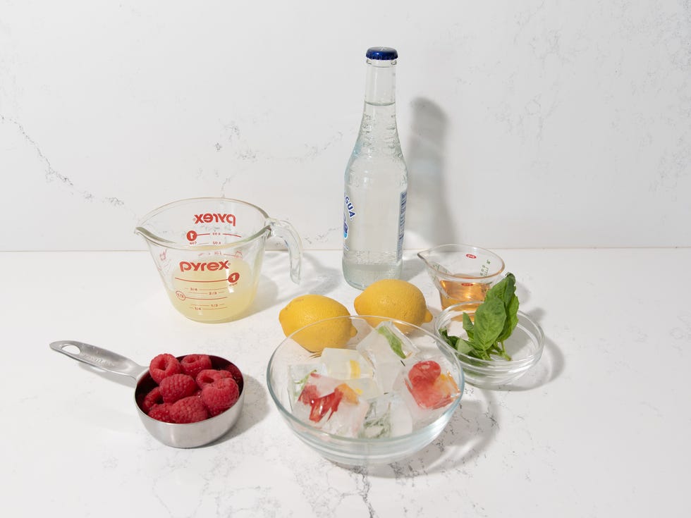 meghan markle sparkling lemonade ingredients raspberries, lemon juice, agave nectar, club soda, basil sprigs, ice cubes