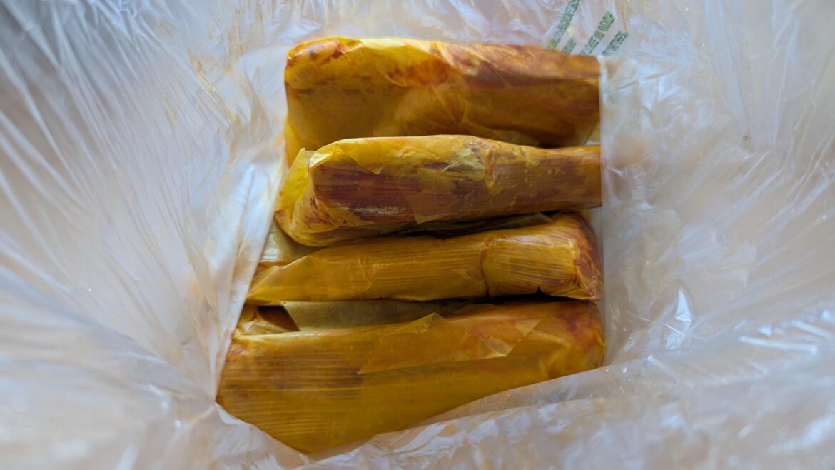 I grew up in Pedro, now live in Burbank. I miss tamale vendors 🤤