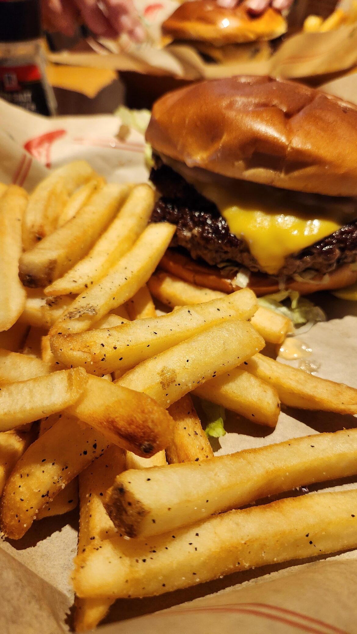 Chili's big smasher and fries
