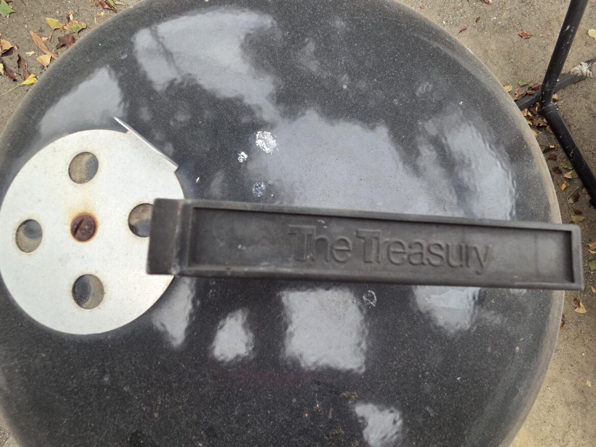 There was a retail store called The Treasury that co-branded the Weber