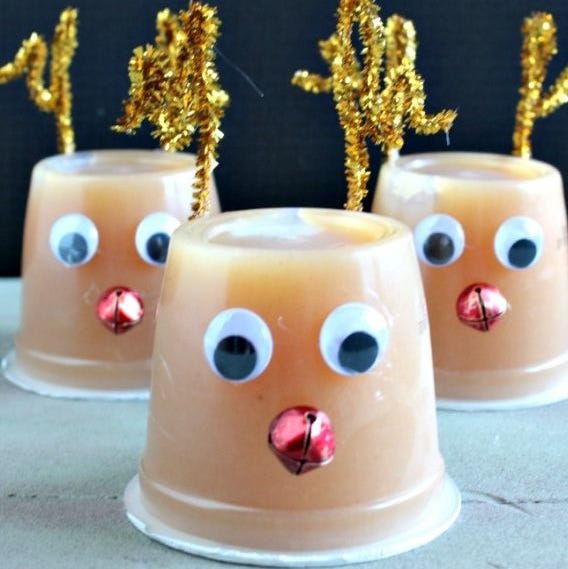 healthy christmas snacks applesauce reindeer cups