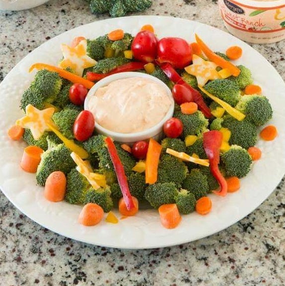 healthy christmas snacks holiday party veggie wreath