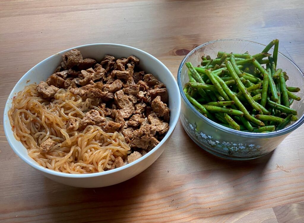 giant vegan noodle bowl 🍜 giant vegan noodle bowl 🍜