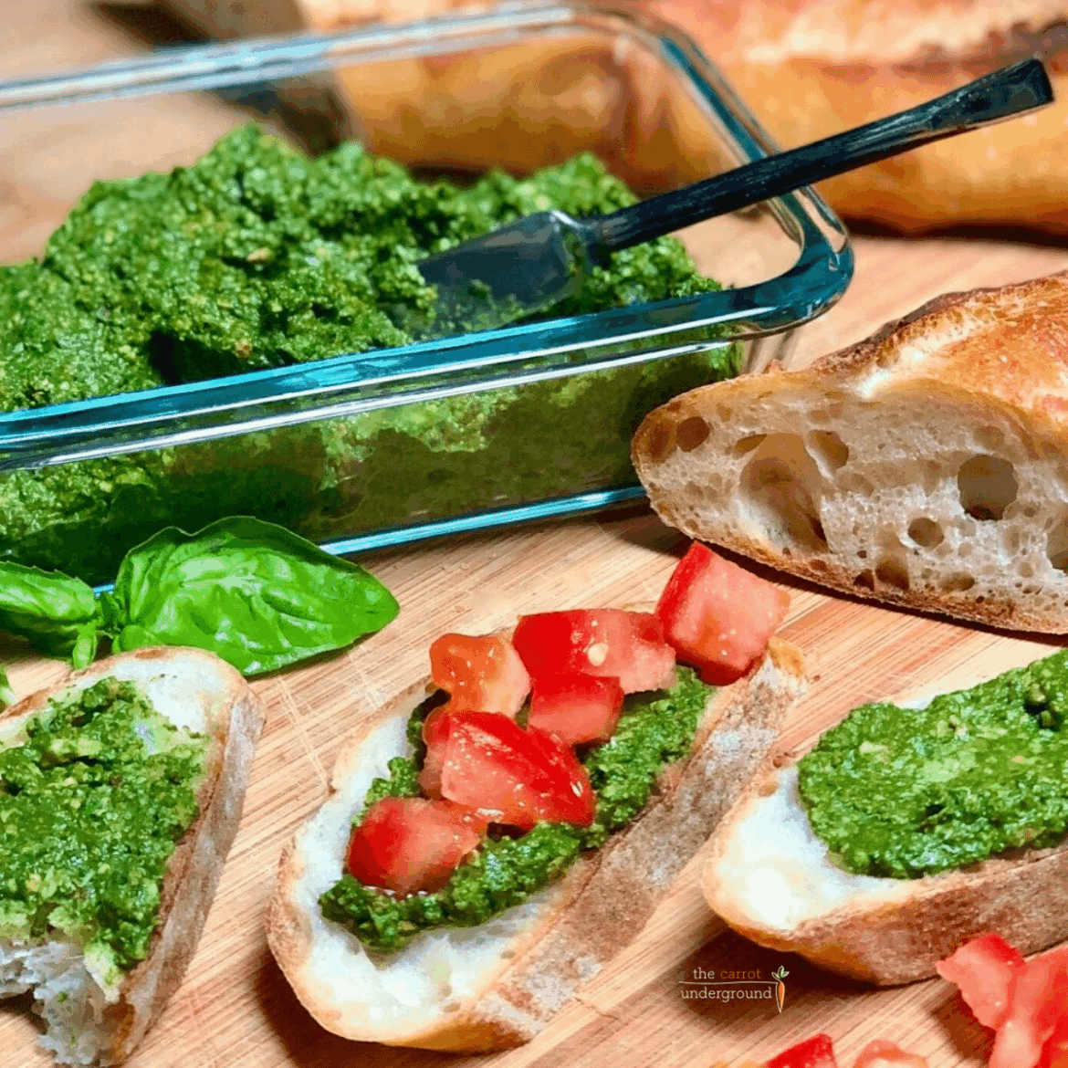 Vegan Spinach Pesto with Pistachios 🌱 it's pretty fantastic