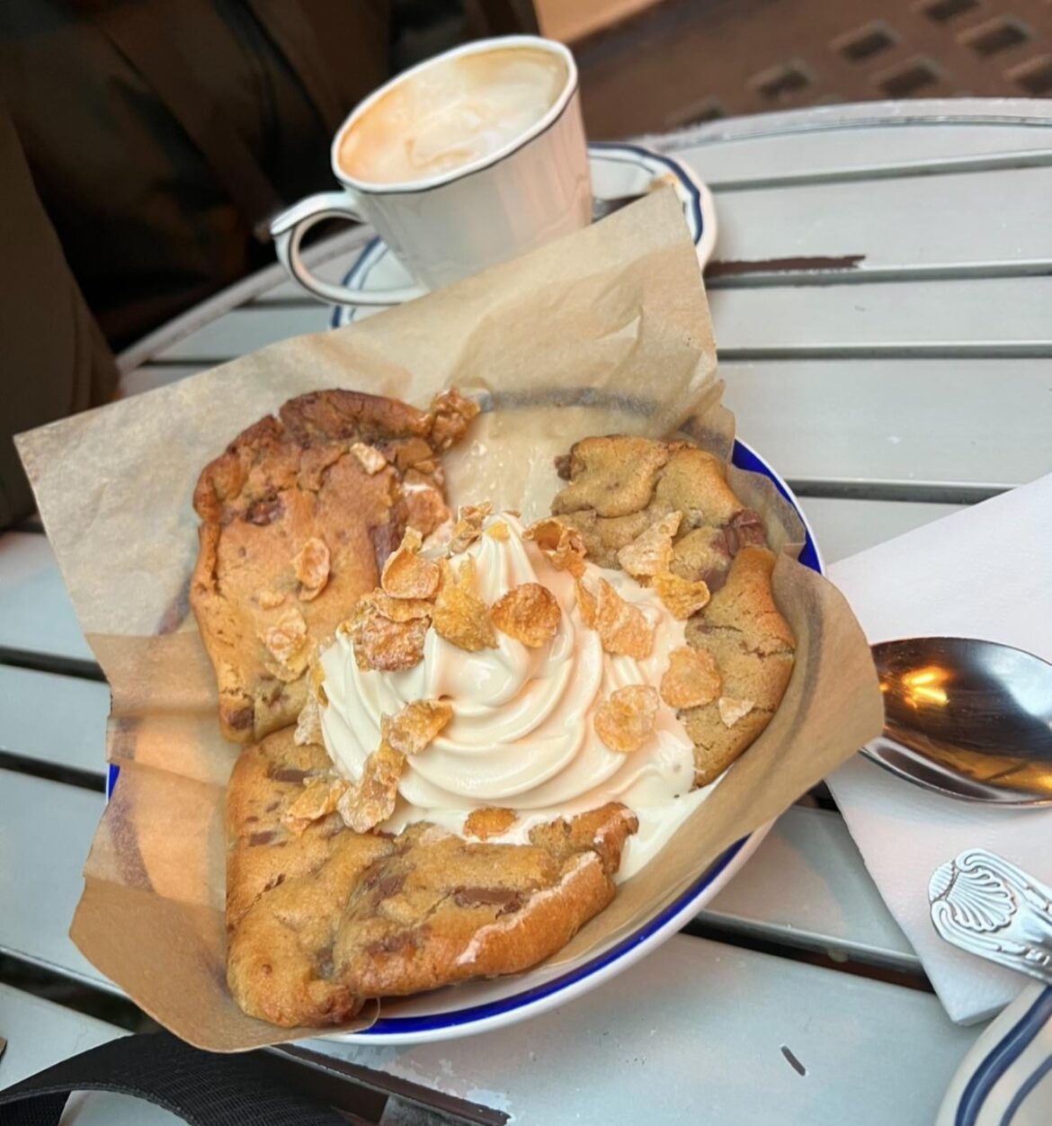 Cookie with ice cream and coffee