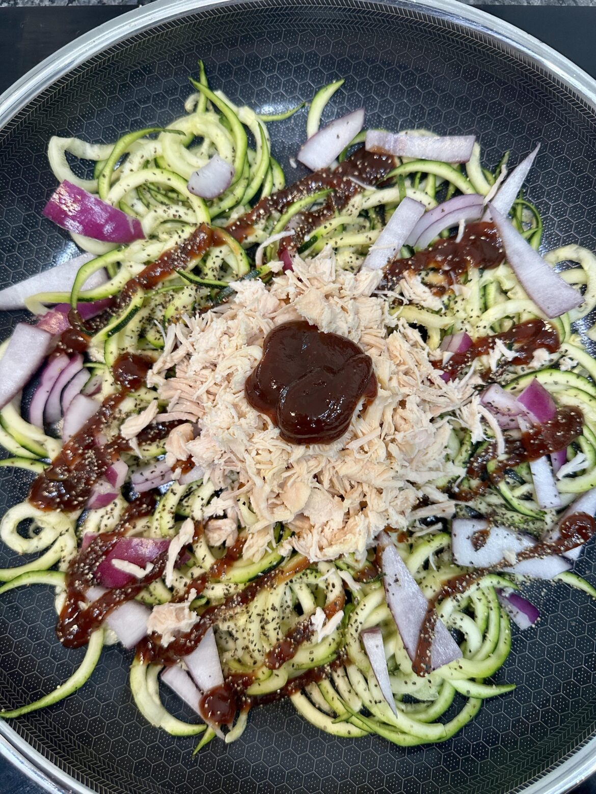 BBQ chicken zoodles! Heat and eat 🥰