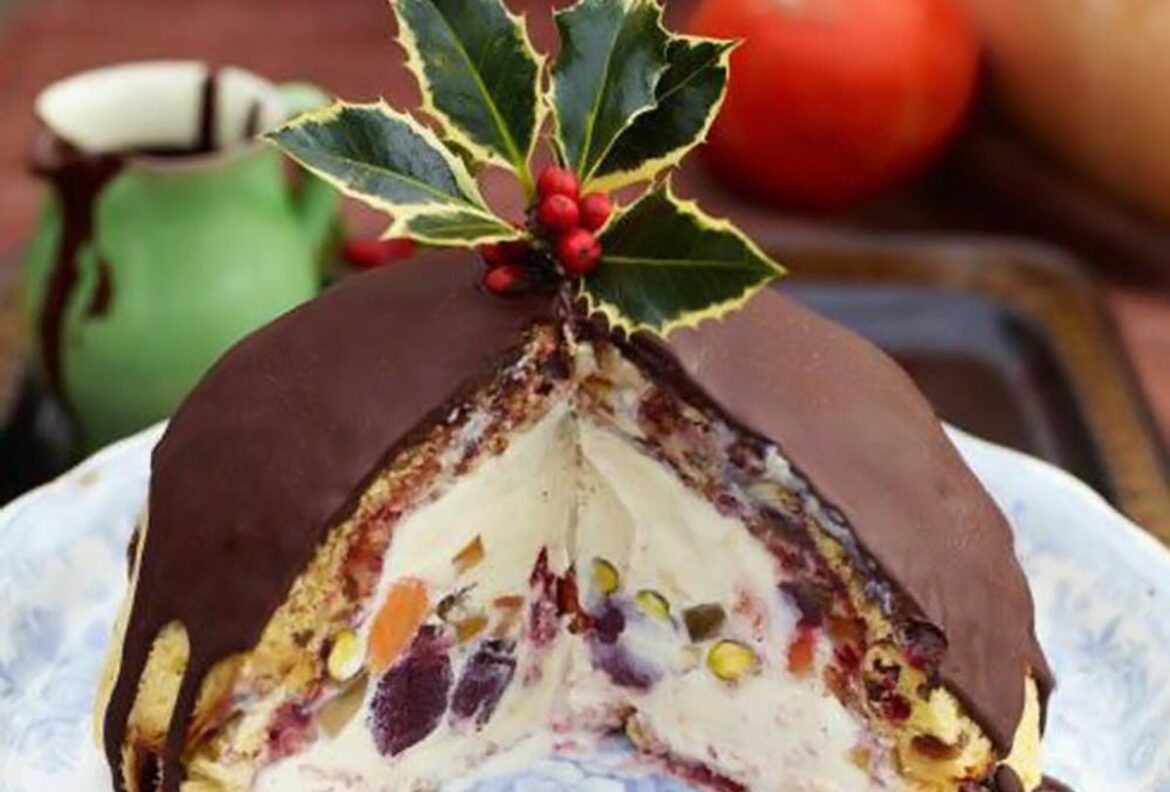10 Retro Recipes to Rock at Your Christmas Dinner