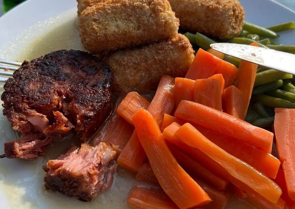 Low-effort self-catering holiday – veggie alternative to roast lamb. Low-effort self-catering holiday - veggie alternative to roast lamb.