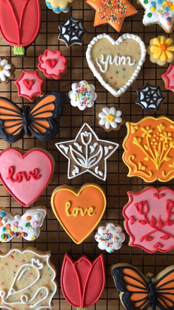 recipes testing my biscuit doughs and had some fun paying with icing again !